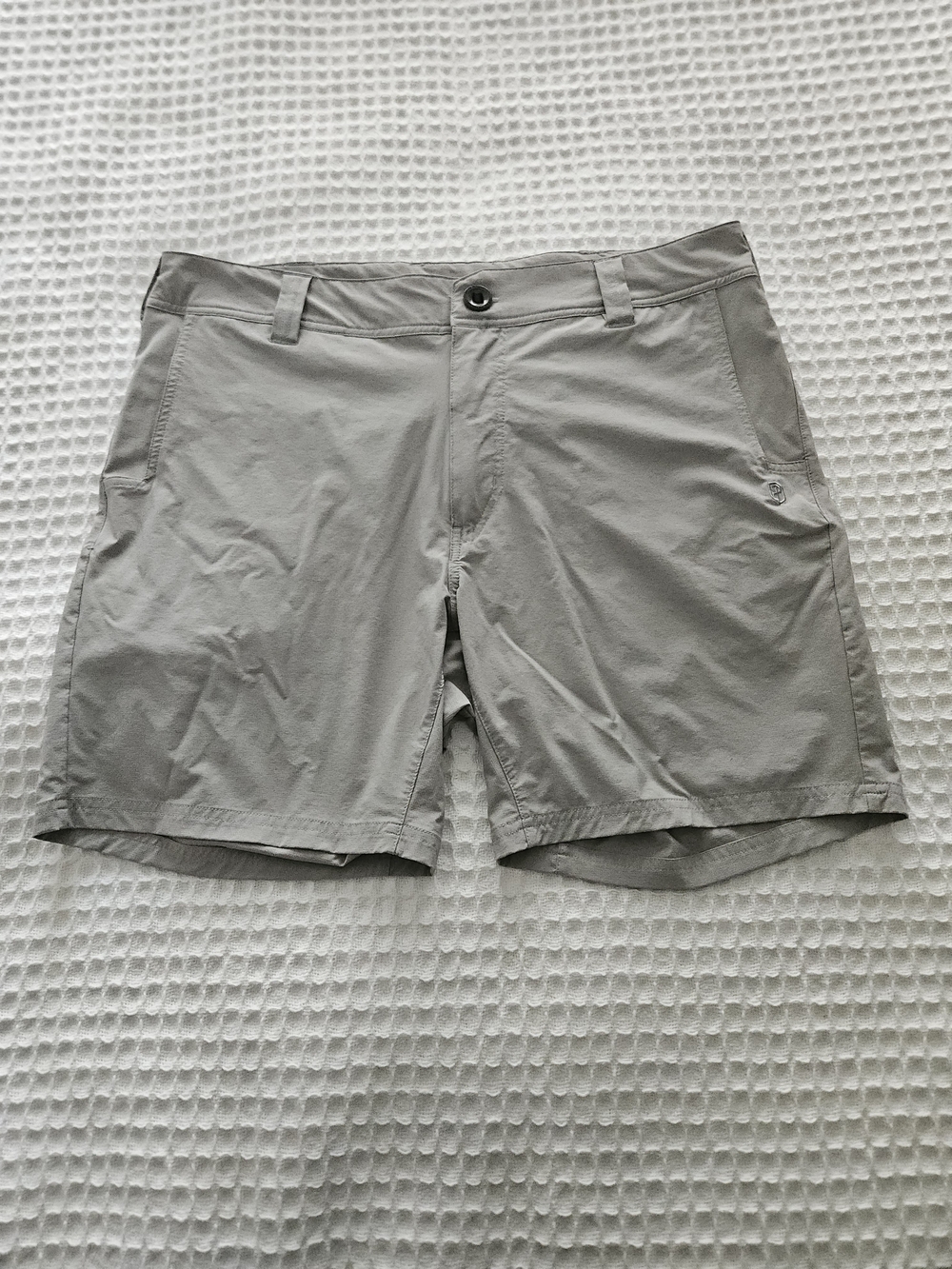 Born Primitive Traverse Mens Performance Shorts Sz 36 Gray Athletic Golf Stretch